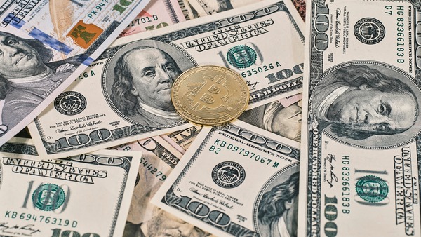 US dollar banknotes representing Tether stablecoin deposit